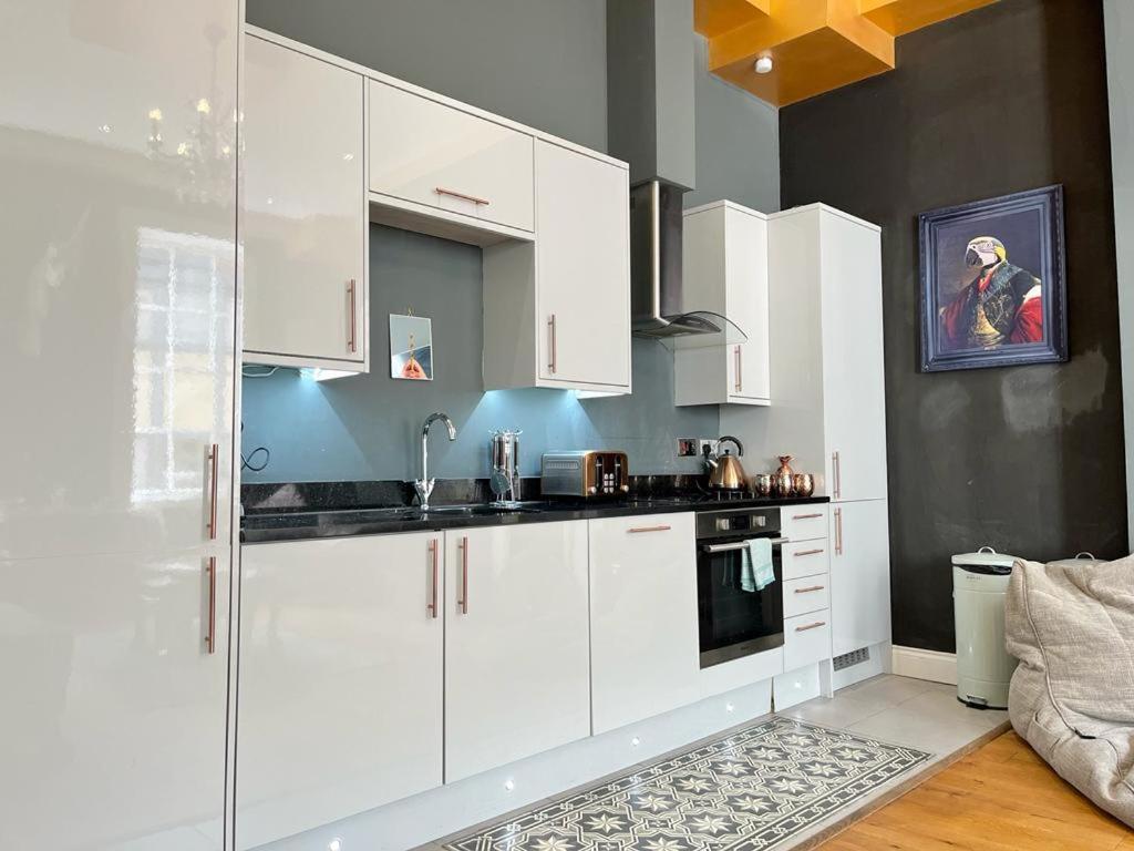 Unique & Luxurious 2 Bedroom City Centre Apartment 诺丁汉 外观 照片