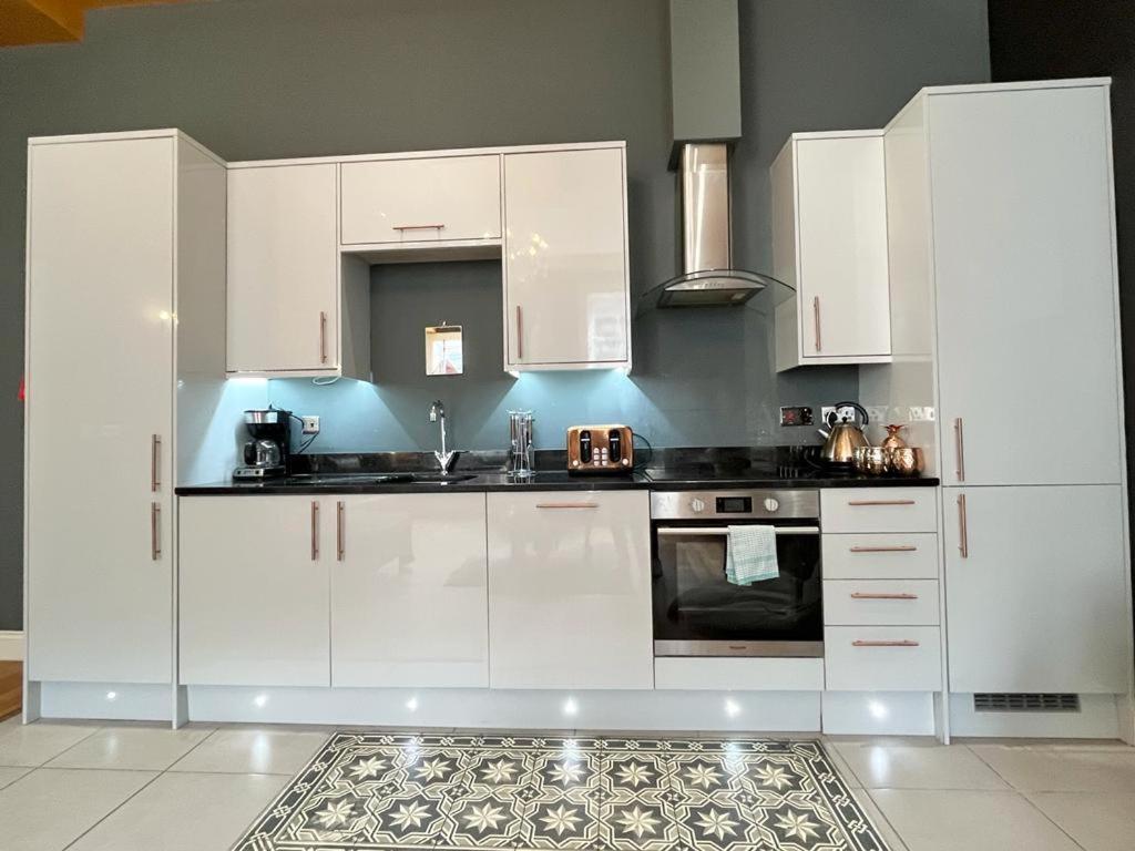 Unique & Luxurious 2 Bedroom City Centre Apartment 诺丁汉 外观 照片
